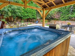 2463 26th Avenue E, Seattle WA 98112