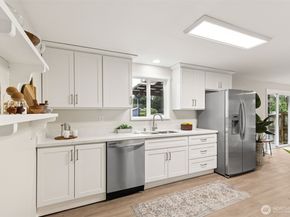 18720 4th Avenue S, Burien WA 98148