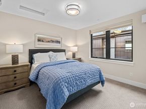 11223 NE 13th Lane, Bellevue WA 98004