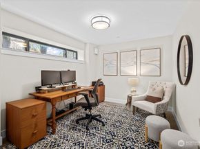 11223 NE 13th Lane, Bellevue WA 98004