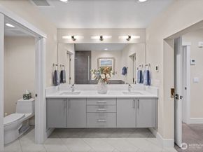 11223 NE 13th Lane, Bellevue WA 98004
