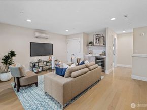 11223 NE 13th Lane, Bellevue WA 98004