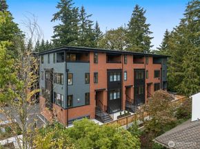 11223 NE 13th Lane, Bellevue WA 98004