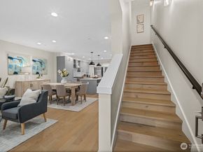 11223 NE 13th Lane, Bellevue WA 98004