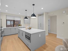 11223 NE 13th Lane, Bellevue WA 98004