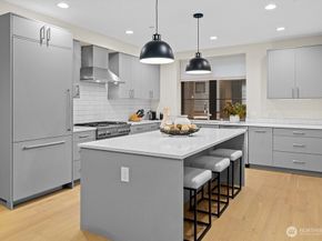 11223 NE 13th Lane, Bellevue WA 98004