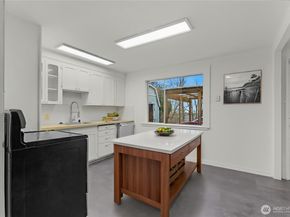 833 E Marine View Drive, Everett WA 98201