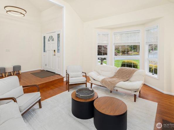 14916 NE 76th Court, Redmond WA 98052