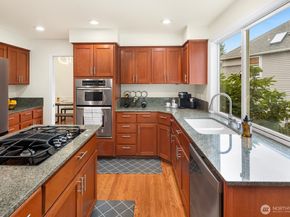 14916 NE 76th Court, Redmond WA 98052