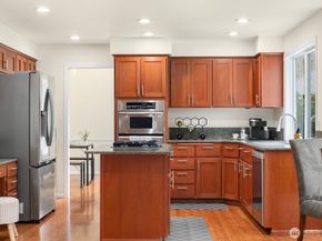 14916 NE 76th Court, Redmond WA 98052