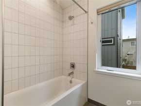 115 N 105th Street B, Seattle WA 98133