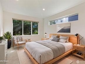 115 N 105th Street B, Seattle WA 98133