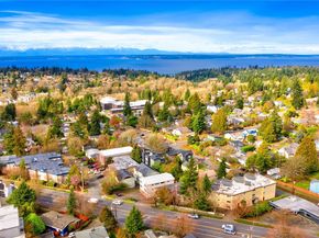 115 N 105th Street B, Seattle WA 98133