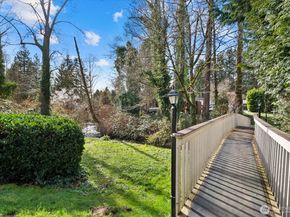 9904 NE 124th Street 1006, Kirkland WA 98034