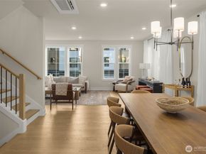 14335 149th Place NE 44, Woodinville WA 98072