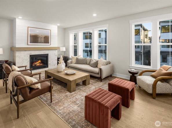 14335 149th Place NE 44, Woodinville WA 98072