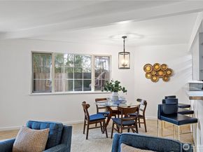 12003 100th Avenue NE 101, Kirkland WA 98034