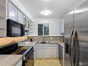 12003 100th Avenue NE 101, Kirkland WA 98034