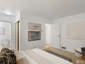 12003 100th Avenue NE 101, Kirkland WA 98034