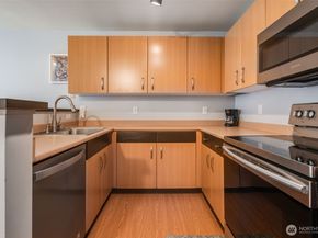 4020 Aurora Avenue N 403, Seattle WA 98104