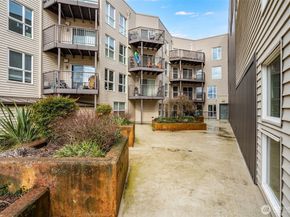 4020 Aurora Avenue N 403, Seattle WA 98104