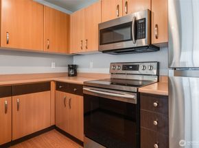 4020 Aurora Avenue N 403, Seattle WA 98104