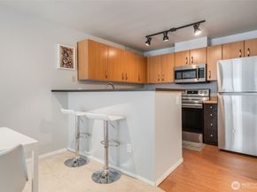 4020 Aurora Avenue N 403, Seattle WA 98104