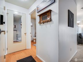 4020 Aurora Avenue N 403, Seattle WA 98104