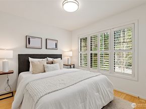 10595 NE 12th Place 102, Bellevue WA 98004