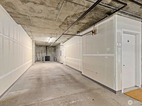 10595 NE 12th Place 102, Bellevue WA 98004