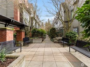 10595 NE 12th Place 102, Bellevue WA 98004