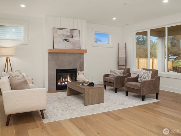 21609 Poplar Way, Brier WA 98036