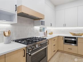 9016 124th Lane NE, Kirkland WA 98033