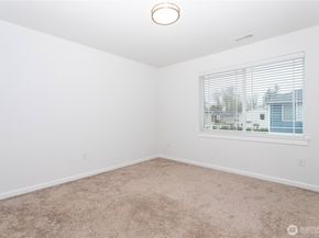27432 14th Place S, Des Moines WA 98198