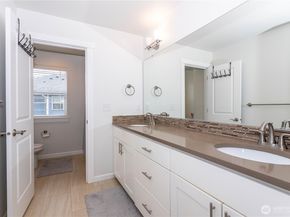 27432 14th Place S, Des Moines WA 98198