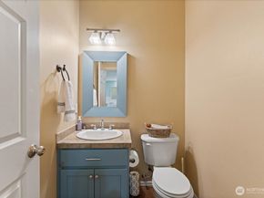 7041 Eagle Lake Drive SE, Snoqualmie WA 98065