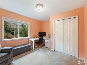 7041 Eagle Lake Drive SE, Snoqualmie WA 98065