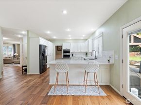 7041 Eagle Lake Drive SE, Snoqualmie WA 98065