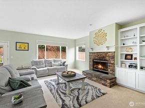 7041 Eagle Lake Drive SE, Snoqualmie WA 98065