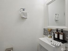 6668 137th Place NE 493, Redmond WA 98052