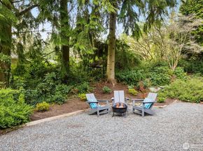 8440 W Mercer Way, Mercer Island WA 98040