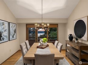 8440 W Mercer Way, Mercer Island WA 98040