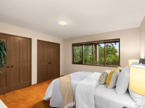 8440 W Mercer Way, Mercer Island WA 98040