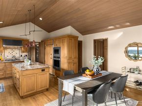 8440 W Mercer Way, Mercer Island WA 98040
