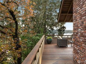 8440 W Mercer Way, Mercer Island WA 98040