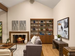 8440 W Mercer Way, Mercer Island WA 98040