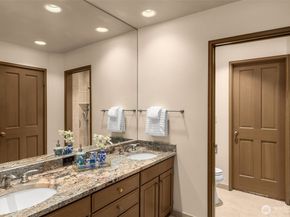 8440 W Mercer Way, Mercer Island WA 98040