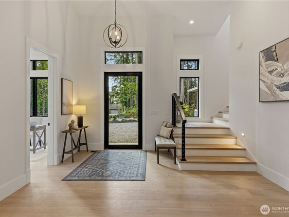 13982 Manzanita Road NE, Bainbridge Island WA 98110