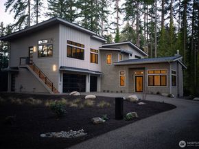 13982 Manzanita Road NE, Bainbridge Island WA 98110