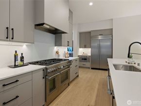 13982 Manzanita Road NE, Bainbridge Island WA 98110